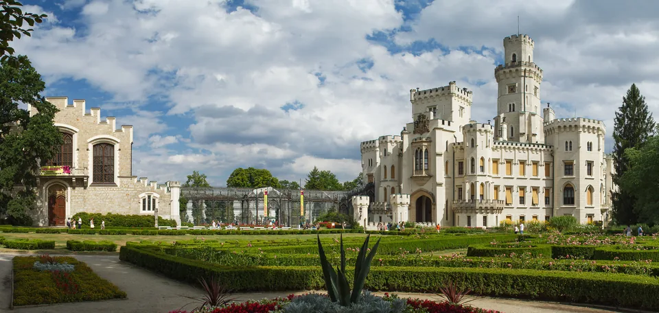 Zámecký park a zahrady na Hluboké nad Vltavou se zimní zahradou